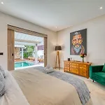 Beautiful Villa Yang Tao In The Heart Of Seminyak With Private Staff