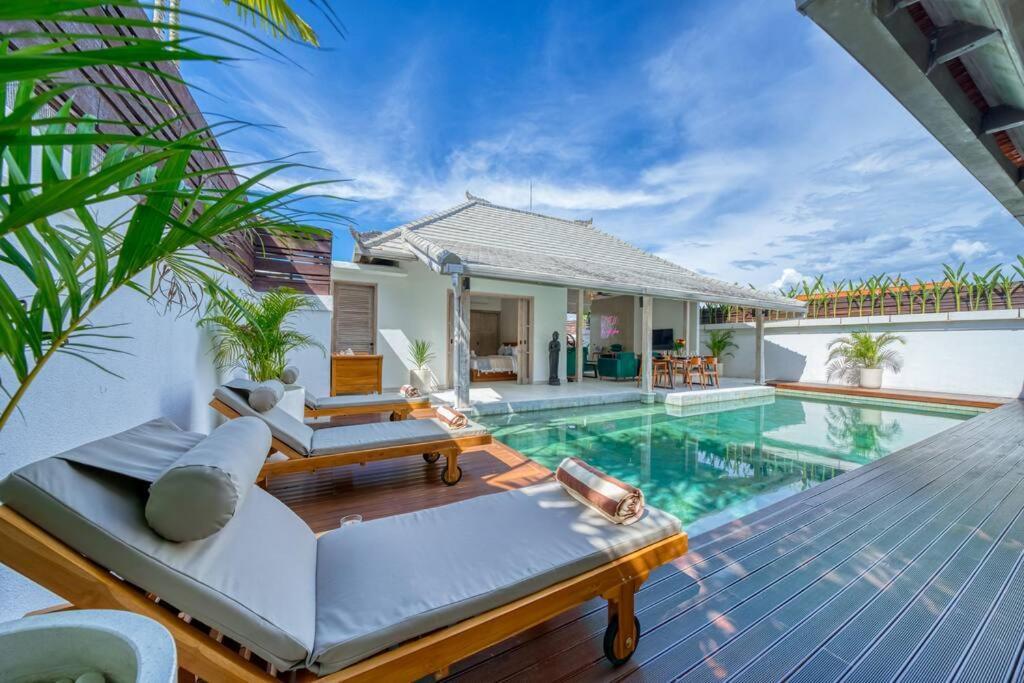 Beautiful Yang Tao In The Heart Of With Private Staff Villa *